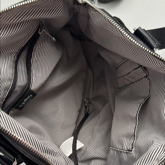 Kipling Giselle black gray convertible dual handle crossbody handbag - Picture 6 of 17